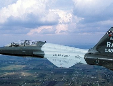 Πτήση Northrop T-38 Talon σε σχηματισμό (βίντεο)